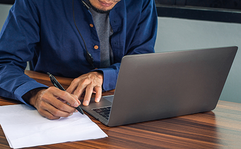 ?？谪攧?wù)代理哪家好？