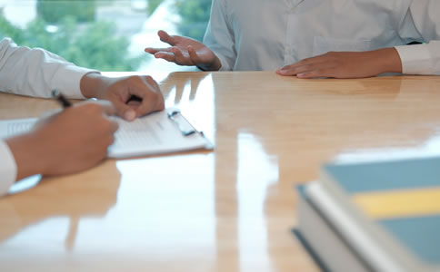 公司注冊機構(gòu)選擇費用