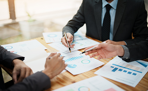 ?？诜止咀缘木唧w流程