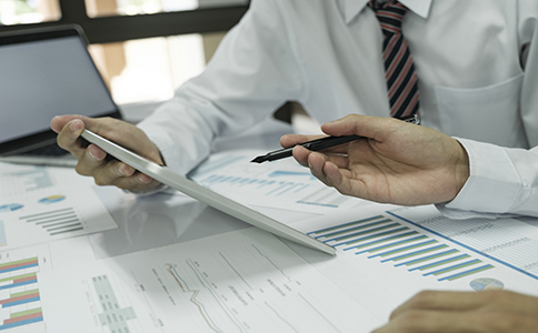 ?？谌肆Y源許可證代辦流程