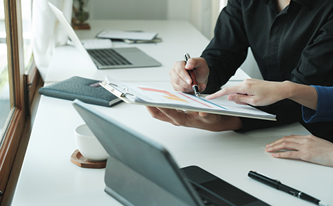 ?？诨瘖y品公司注冊(cè)