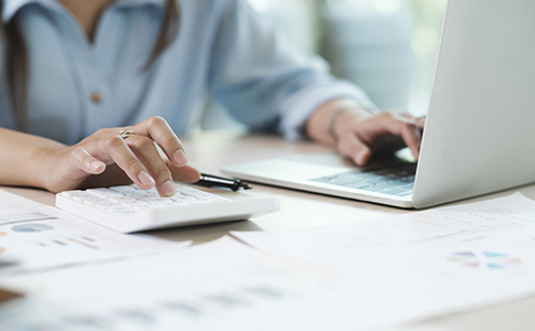 ?？谧孕∥⑵髽I(yè)的條件