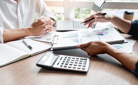 如何判斷?？谪?cái)務(wù)公司代賬收費(fèi)標(biāo)準(zhǔn)是否合理