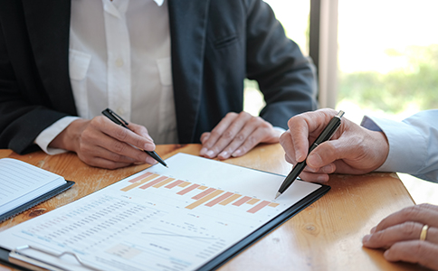 ?？谧?cè)公司