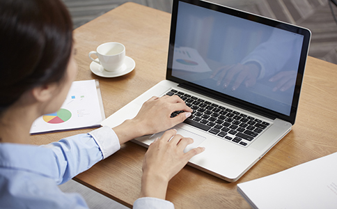 注冊(cè)?？趶V告公司