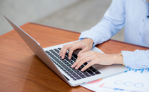 注冊?？陔娮由虅?wù)公司注意事項