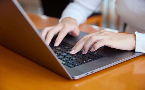 ?？诠咀?cè)費(fèi)用主要包含哪些項(xiàng)目