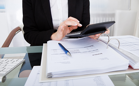 海南?？谧?cè)租車公司的條件詳解