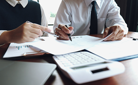 ?？诠竟蓹?quán)變更的費用分析