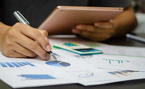 ?？谧圆惋嫻疽掷m(xù)