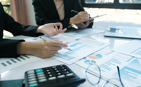 ?？谧载涍\公司的條件